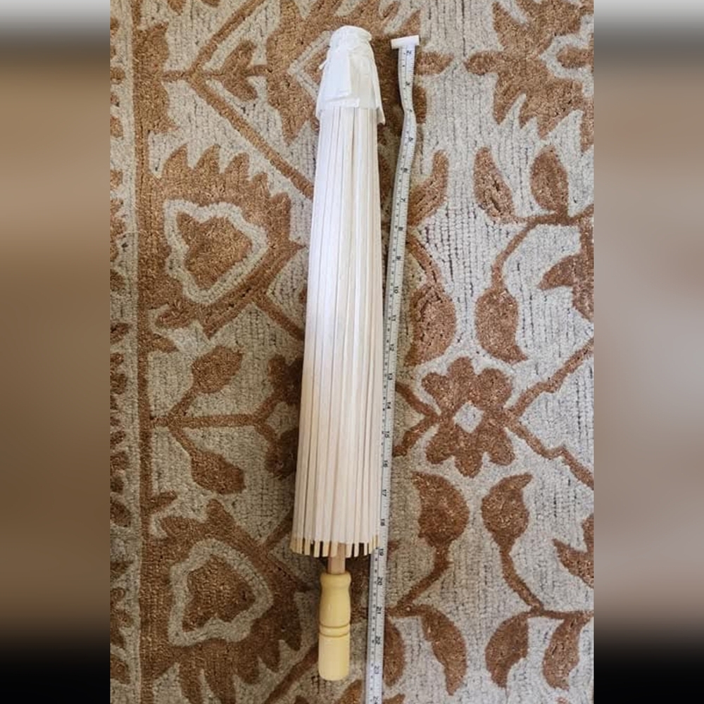 8 Paper Parasols